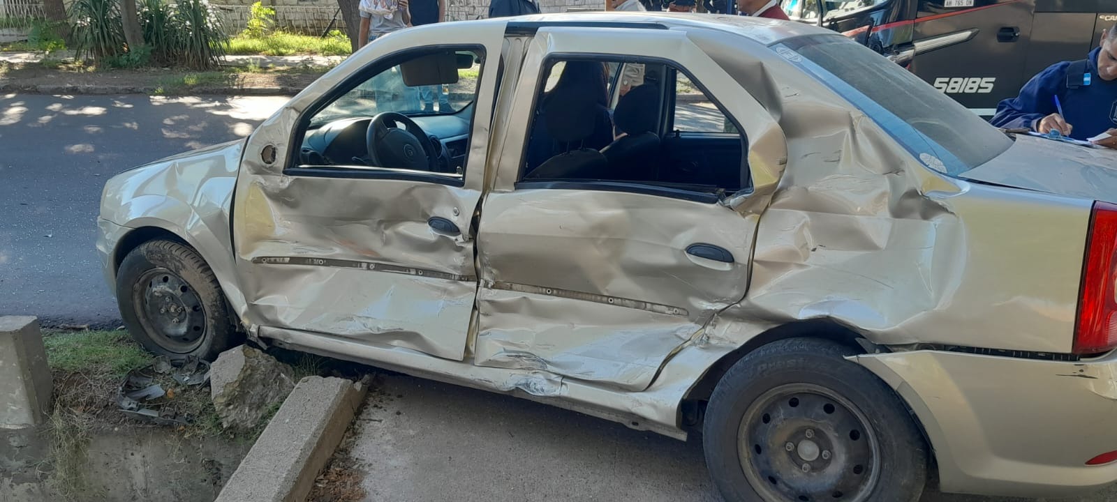 Policiales: Un accidente vial dejó lesionados en calle Tirasso