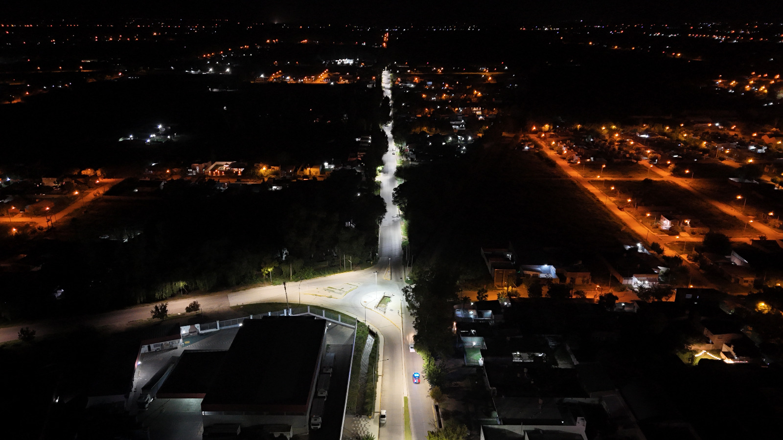NUEVAS LUMINARIAS LED EN EL CORREDOR DE AVENIDA SUETA
