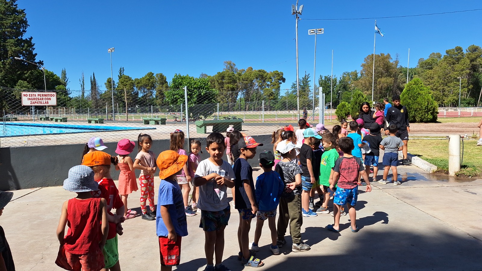 CIENTOS DE CHICOS SANRAFAELINOS COMENZARON LAS COLONIAS DE VERANO MUNICIPALES