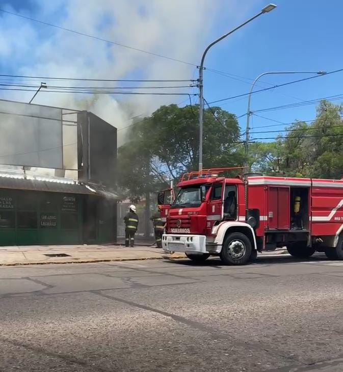 Policiales: Se incendió una rotisería en San Rafael.